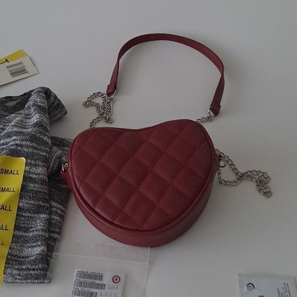 Bundle: Jumpsuit, shirt, bag, necklace and earring. - Picture 11 of 13